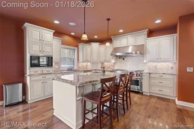 9305 Vassar Road, Grand Blanc, MI 48439