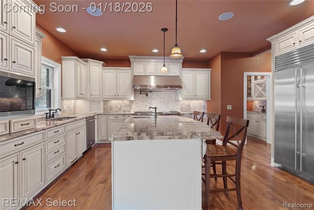 9305 Vassar Road, Grand Blanc, MI 48439