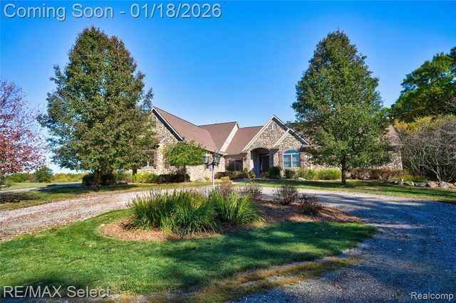 9305 Vassar Road, Grand Blanc, MI 48439