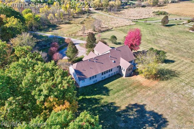 9305 Vassar Road, Grand Blanc, MI 48439