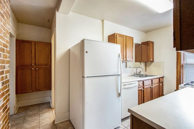 838 W Main Street, Kalamazoo, MI 49007