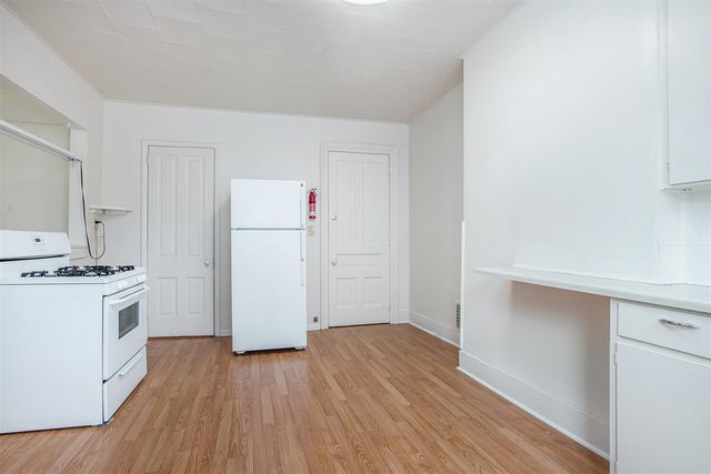 838 W Main Street, Kalamazoo, MI 49007