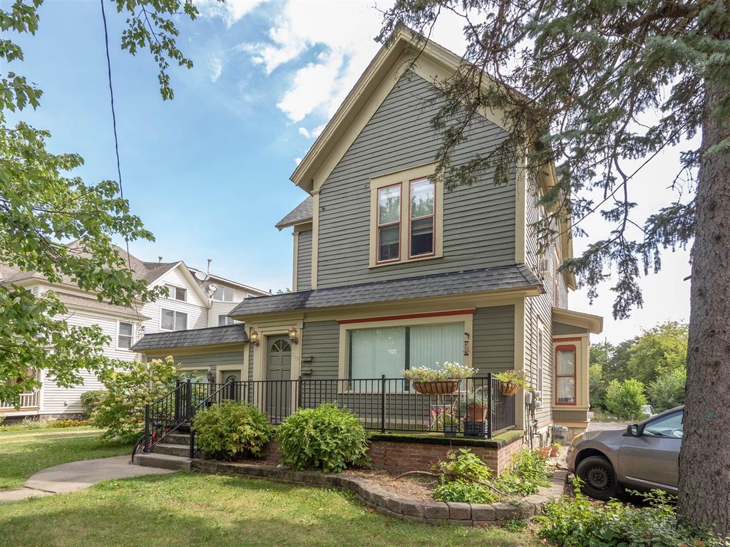 838 W Main Street, Kalamazoo, MI 49007