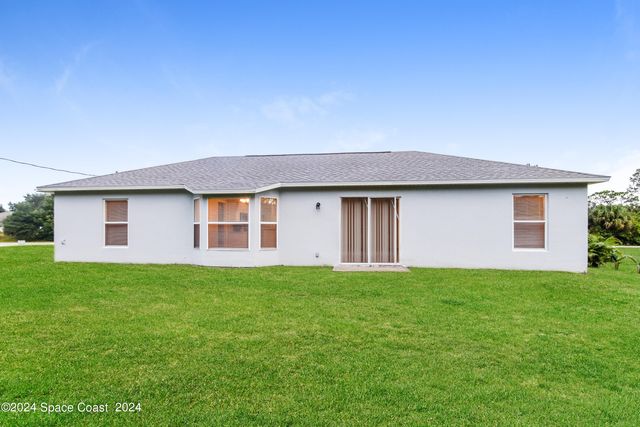 9175 102nd Avenue, Vero Beach, FL 32967