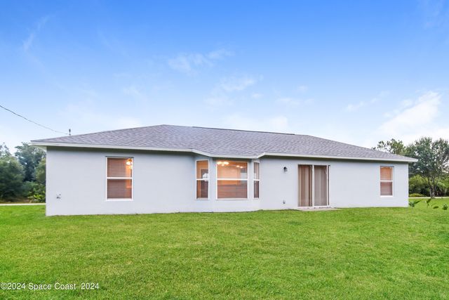 9175 102nd Avenue, Vero Beach, FL 32967