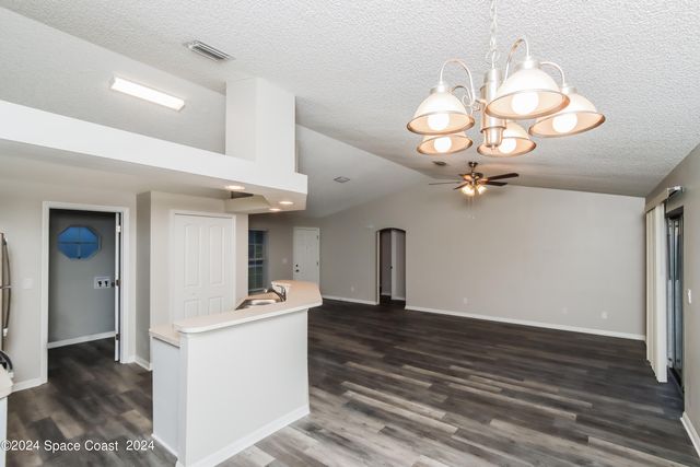 9175 102nd Avenue, Vero Beach, FL 32967