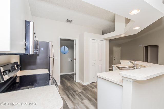 9175 102nd Avenue, Vero Beach, FL 32967