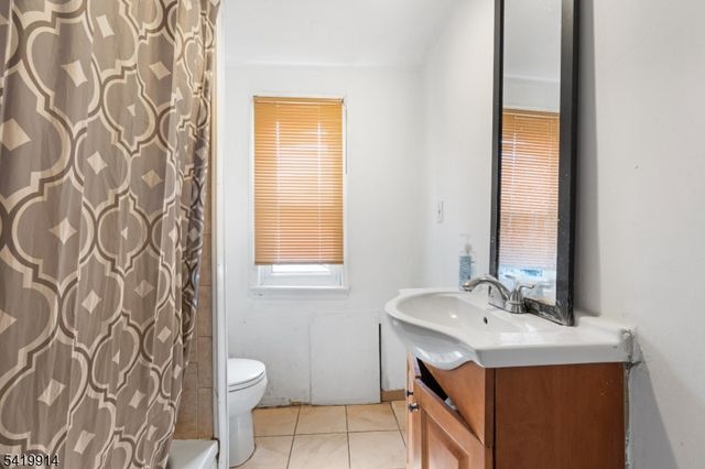 25 Passaic St, Dover Town, NJ 07801