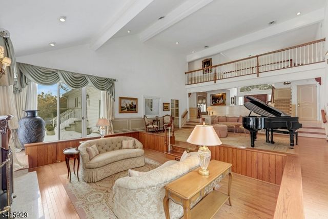 510 Hampton Hill Rd, Franklin Lakes Boro, NJ 07417