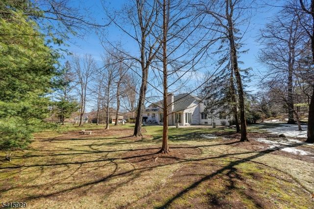 510 Hampton Hill Rd, Franklin Lakes Boro, NJ 07417
