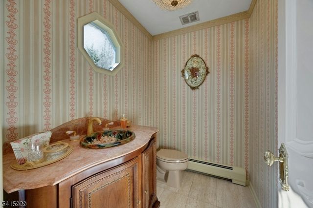 510 Hampton Hill Rd, Franklin Lakes Boro, NJ 07417