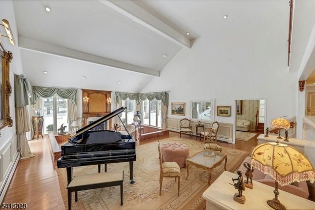 510 Hampton Hill Rd, Franklin Lakes Boro, NJ 07417