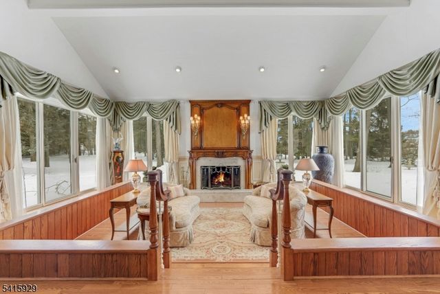 510 Hampton Hill Rd, Franklin Lakes Boro, NJ 07417