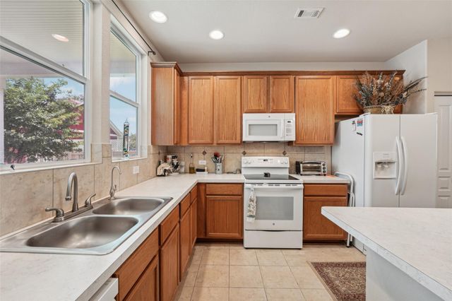1261 Nevarez, Kyle, TX 78640