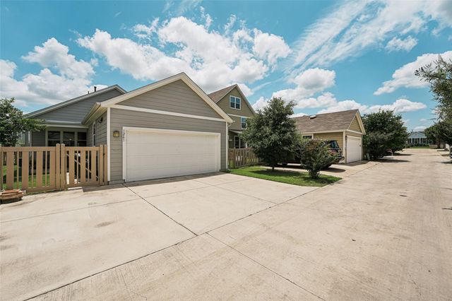 1261 Nevarez, Kyle, TX 78640
