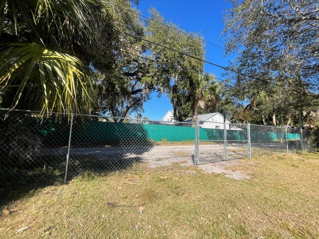 904 Boston Avenue 2, Fort Pierce, FL 34950