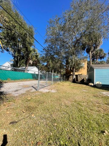 904 Boston Avenue 2, Fort Pierce, FL 34950