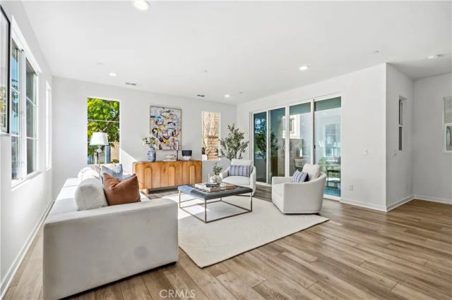 608 Cultivate, Irvine, CA 92618