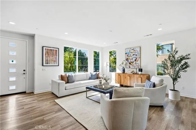 608 Cultivate, Irvine, CA 92618