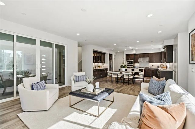 608 Cultivate, Irvine, CA 92618