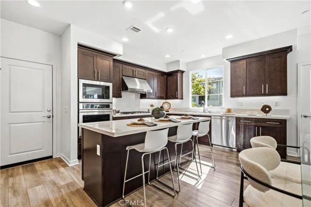 608 Cultivate, Irvine, CA 92618