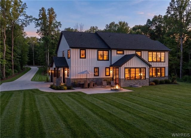 5797 Chestnut Ridge Road, Orchard Park, NY 14127