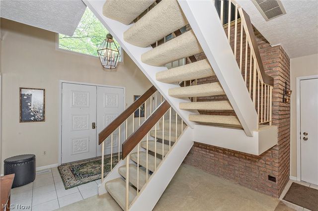 1936 Hemlock Drive, Kent, OH 44240