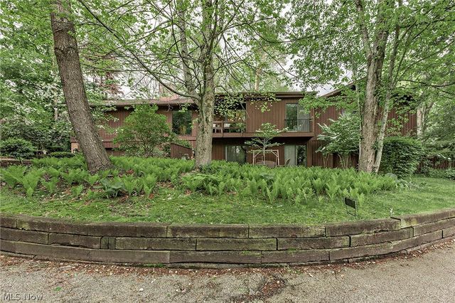 1936 Hemlock Drive, Kent, OH 44240