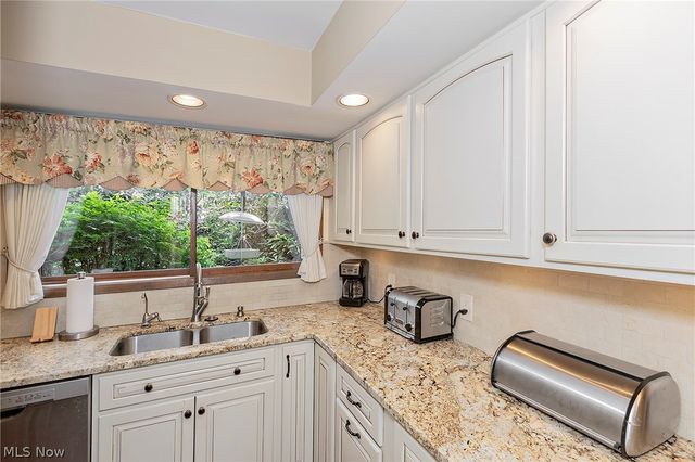 1936 Hemlock Drive, Kent, OH 44240