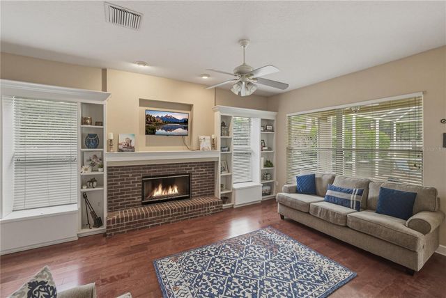 5104 WHISPERING LEAF TRAIL, Valrico, FL 33596