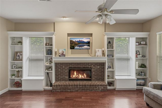 5104 WHISPERING LEAF TRAIL, Valrico, FL 33596