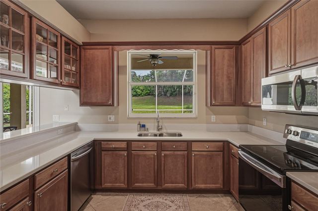 5104 WHISPERING LEAF TRAIL, Valrico, FL 33596