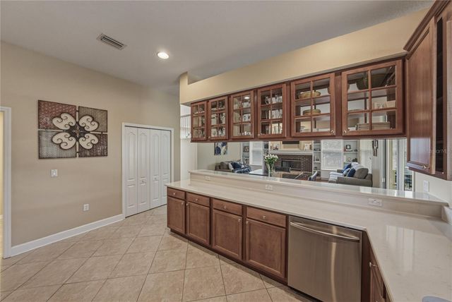 5104 WHISPERING LEAF TRAIL, Valrico, FL 33596