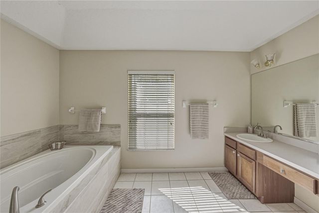 5104 WHISPERING LEAF TRAIL, Valrico, FL 33596