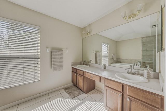 5104 WHISPERING LEAF TRAIL, Valrico, FL 33596