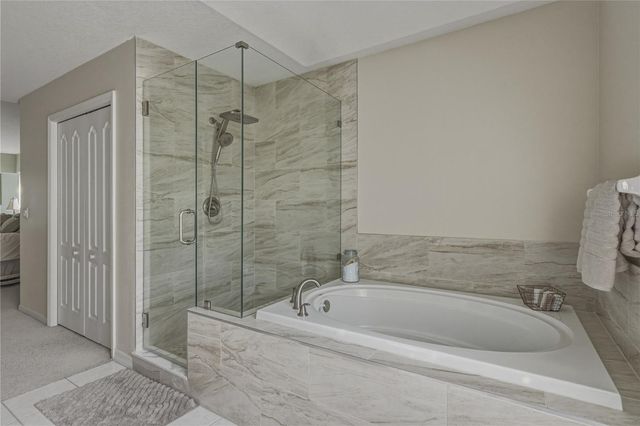 5104 WHISPERING LEAF TRAIL, Valrico, FL 33596