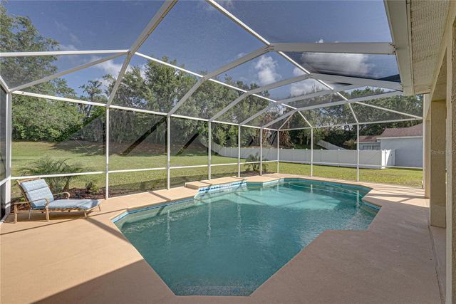 5104 WHISPERING LEAF TRAIL, Valrico, FL 33596