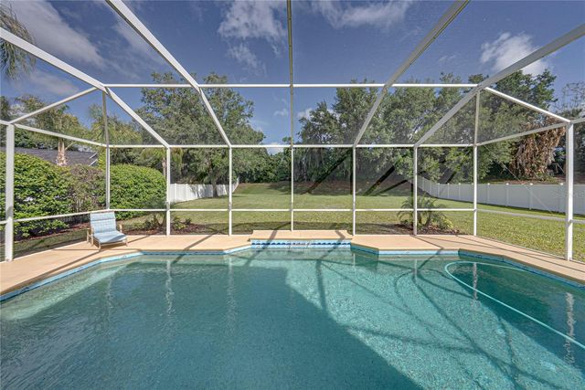 5104 WHISPERING LEAF TRAIL, Valrico, FL 33596