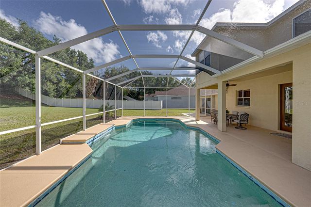 5104 WHISPERING LEAF TRAIL, Valrico, FL 33596