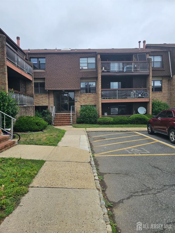 1714 Raspberry Court, Edison, NJ 08817