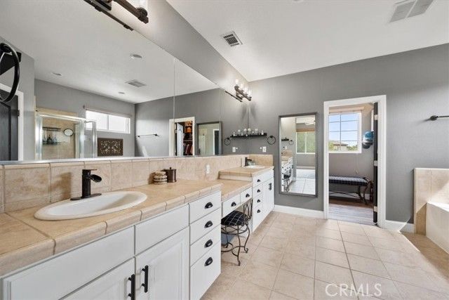 749 Jersey Court, Paso Robles, CA 93446