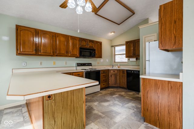 5565 Crystal Bay West Drive, Plainfield, IN 46168