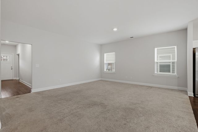 352 Telavera Dr, White House, TN 37188