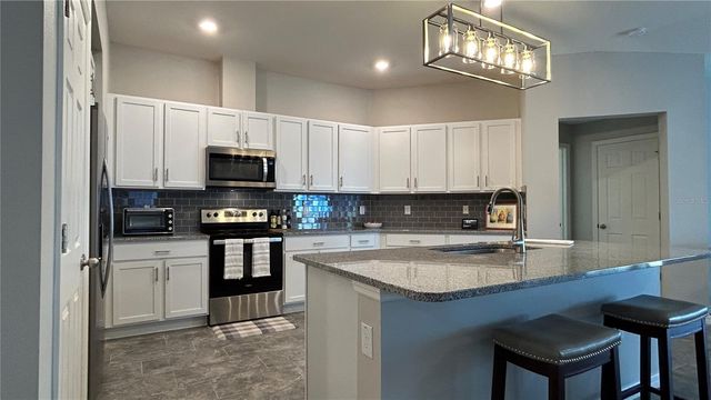 9475 OAKLEAF HAMMOCK PLACE, Seffner, FL 33584