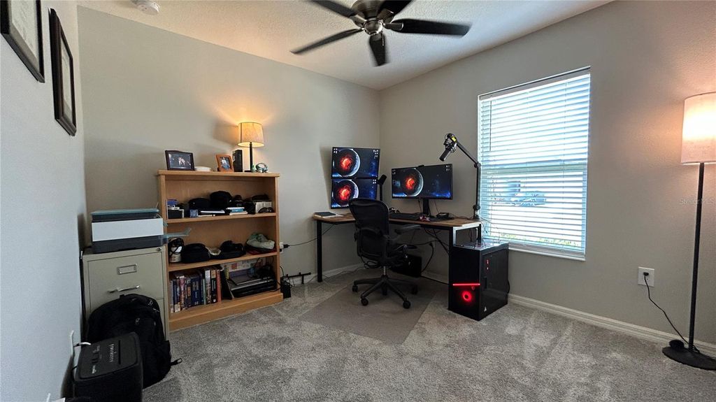 Image 17 of property listing at 9475 OAKLEAF HAMMOCK PLACE, Seffner, FL 33584