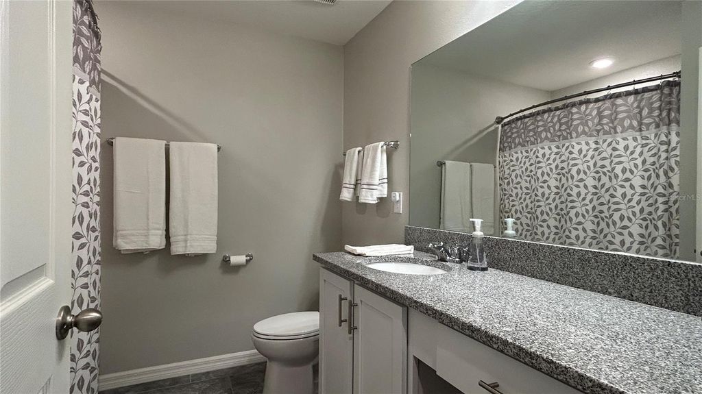 Image 19 of property listing at 9475 OAKLEAF HAMMOCK PLACE, Seffner, FL 33584