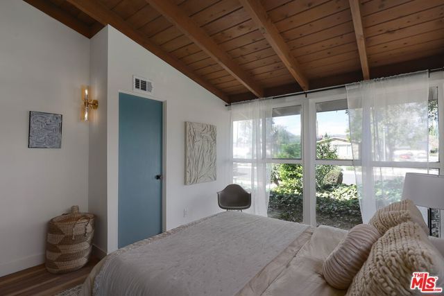 20330 Bryant Street, Winnetka (los Angeles), CA 91306