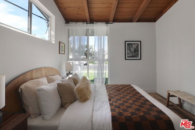 20330 Bryant Street, Winnetka (los Angeles), CA 91306