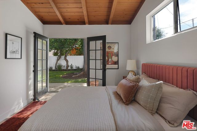 20330 Bryant Street, Winnetka (los Angeles), CA 91306