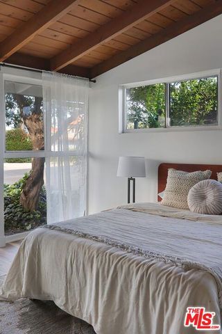 20330 Bryant Street, Winnetka (los Angeles), CA 91306